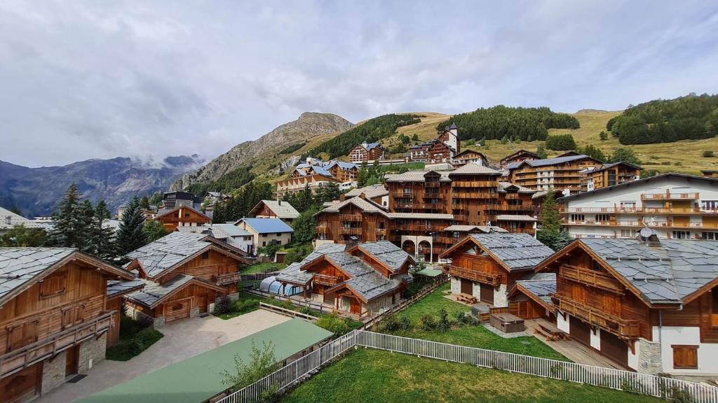 Nespecifikovaný výhled na hory nebo výhled na hory při pohledu z apartmánu