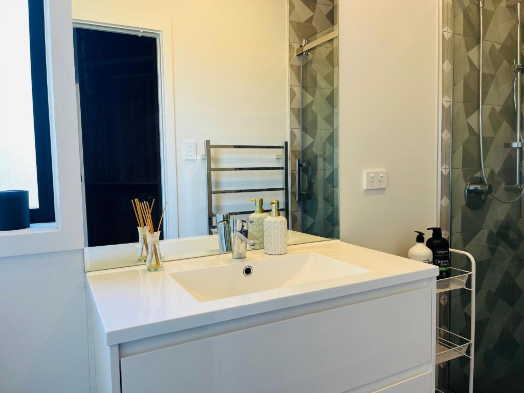 Modern Comfy 3 Bedrooms House in Chartwell - Resim 20