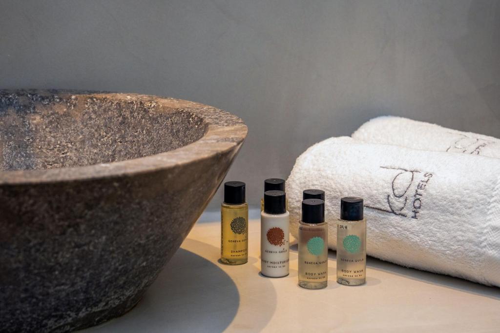 Santorini Palace - 15