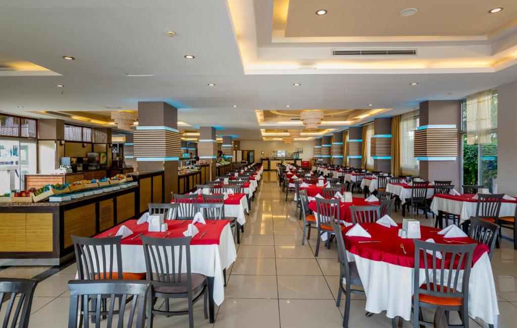 Restaurace v ubytování Holiday Garden Resort- Ultra All İnclusive
