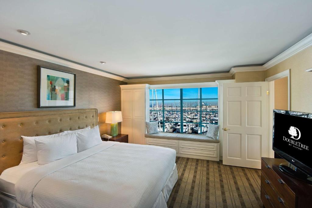 DoubleTree by Hilton San Pedro - 