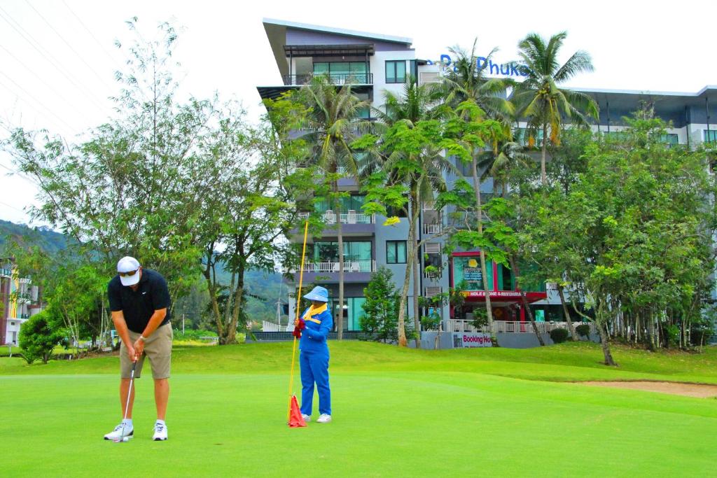 Golf v hotelu nebo okolí