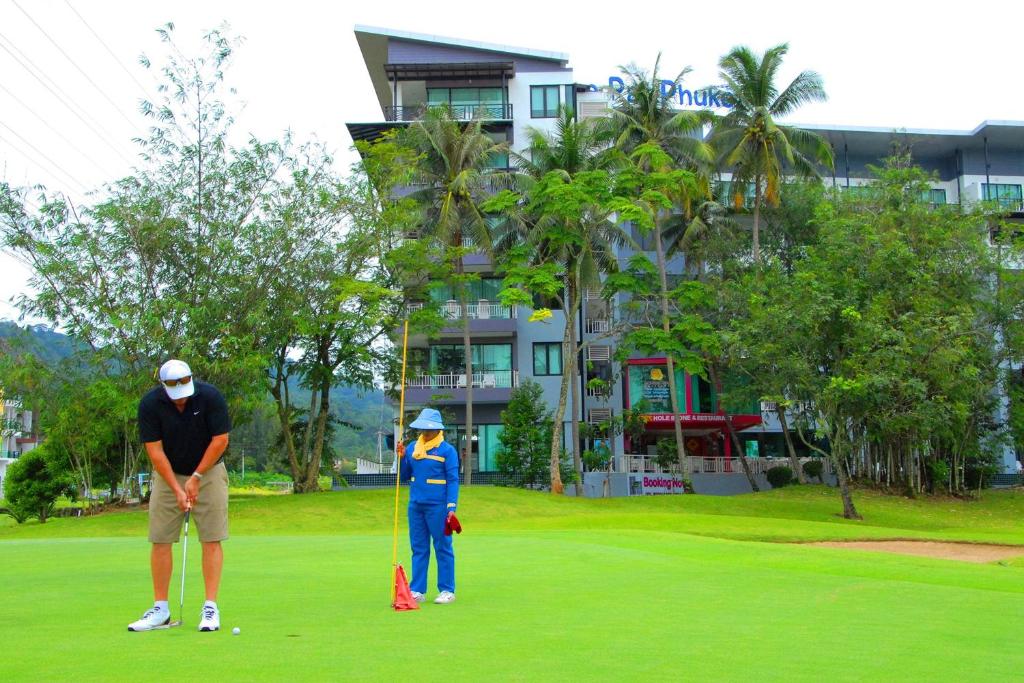 Hosté ubytování The Par Phuket SHA Plus