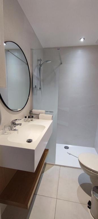 Koupelna v ubytování Hotel Boréal Nice