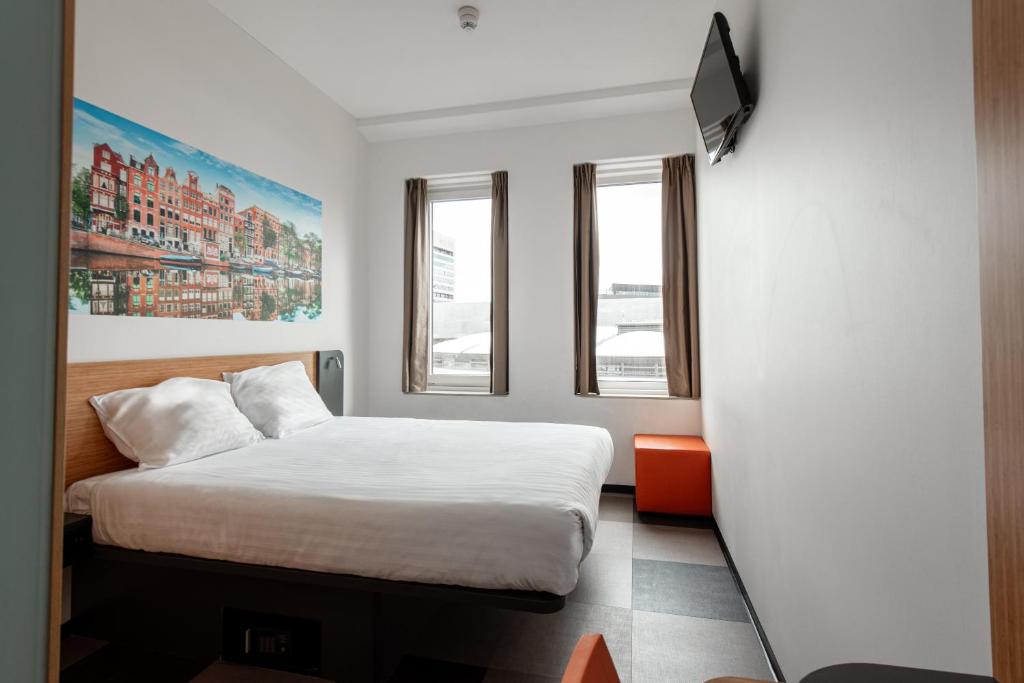 easyHotel Amsterdam Arena Boulevard - Resim 1