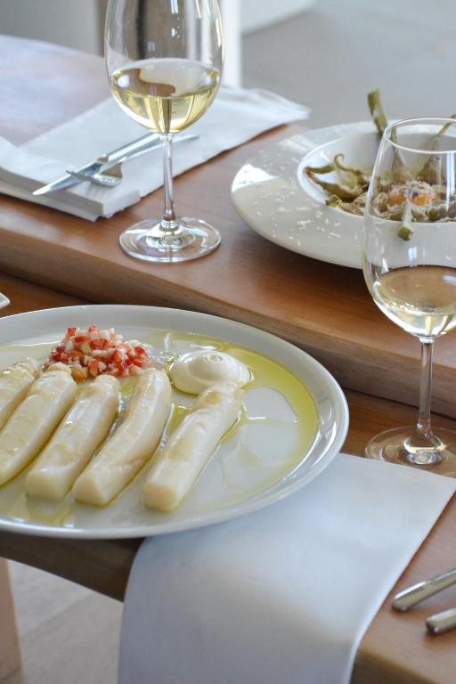 Comida en o cerca de este hotel