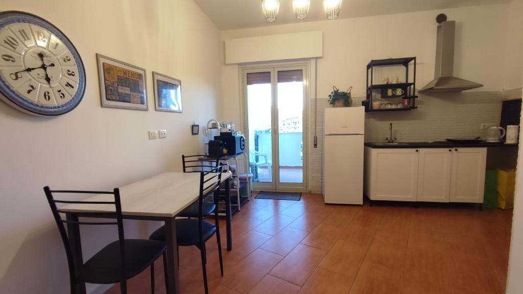 Kuchnia lub aneks kuchenny w obiekcie AMUNI', tra Mondello e centro