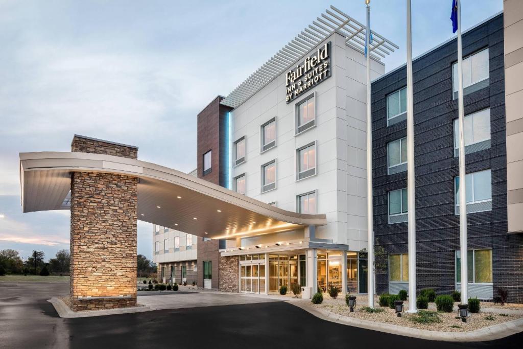 a rendering of the front of a hotel at Fairfield Inn & Suites by Marriott Kenosha Pleasant Prairie in Pleasant Prairie