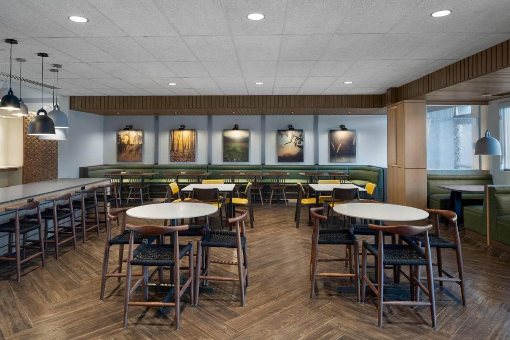 Fairfield Inn & Suites by Marriott Kenosha Pleasant Prairie photo