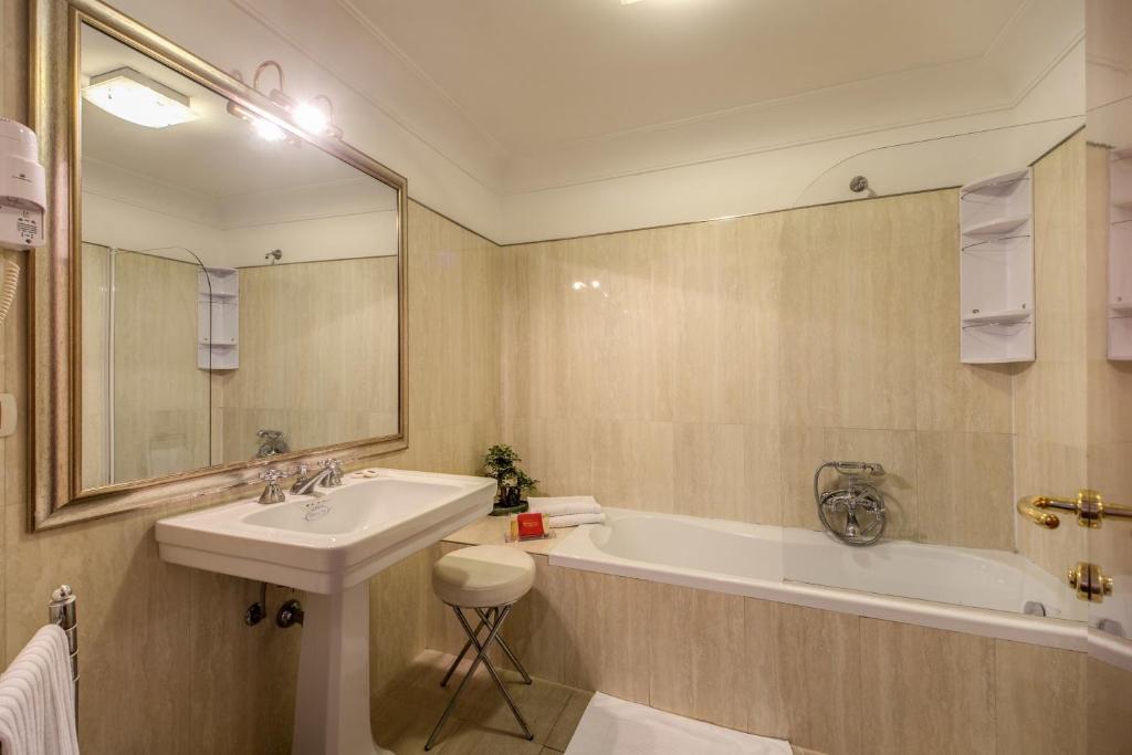 Koupelna v ubytování Relais Hotel Antico Palazzo Rospigliosi