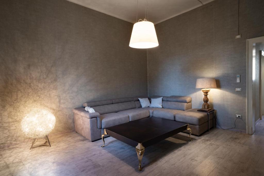 Χώρος καθιστικού στο L'esclusivo Carducci 14: tra Centro Storico e Mare