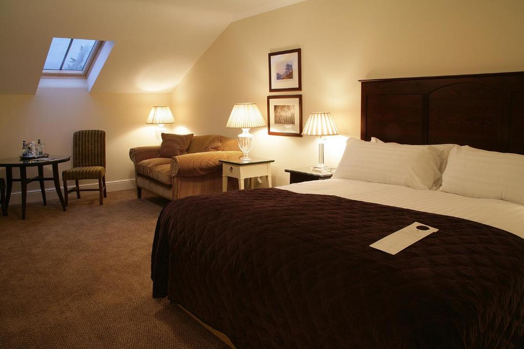 Macdonald Old England Hotel & Spa - Deluxe King Room