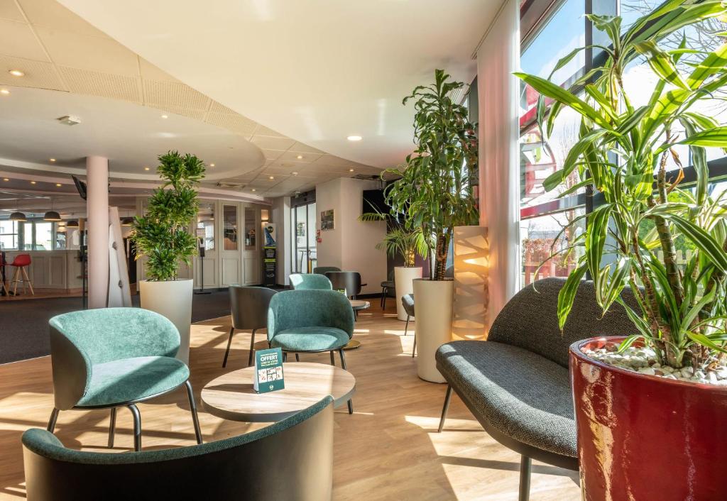 Posezení v ubytování B&B HOTEL Calais Terminal Cité Europe 3 étoiles