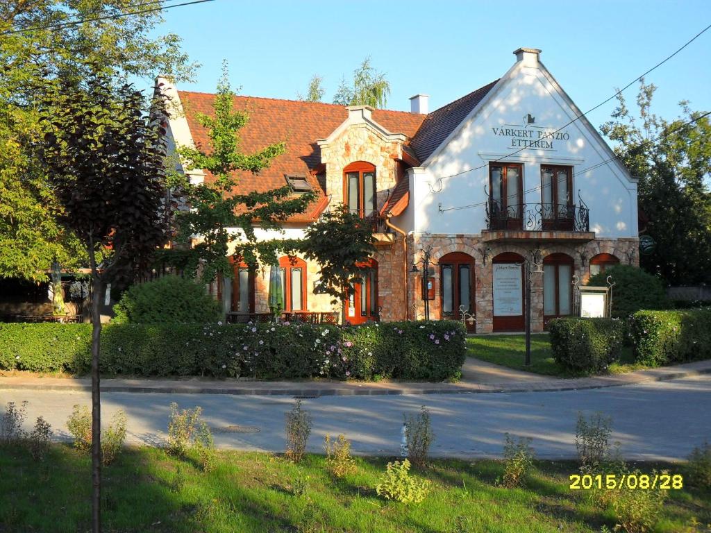 Várkert Panzió 3535 Miskolc, Tapolcarét 2/a kép - 1