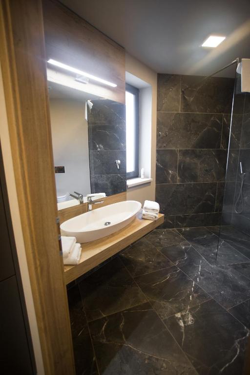 Koupelna v ubytování 4 SMART HOTEL