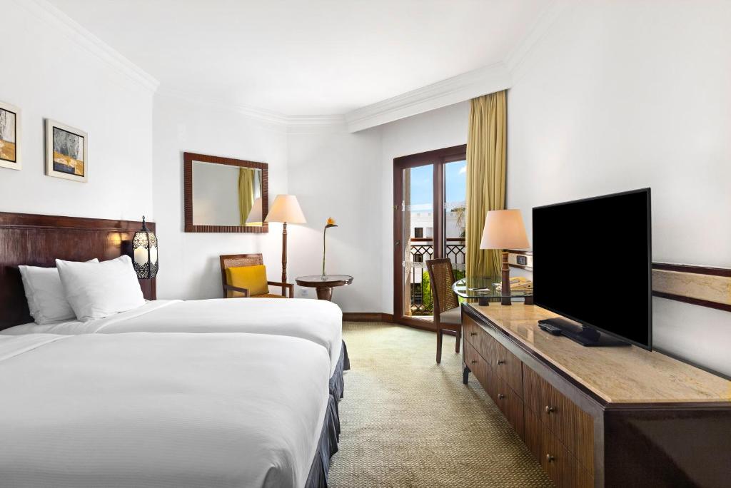 Hilton Luxor Resort & Spa - 7