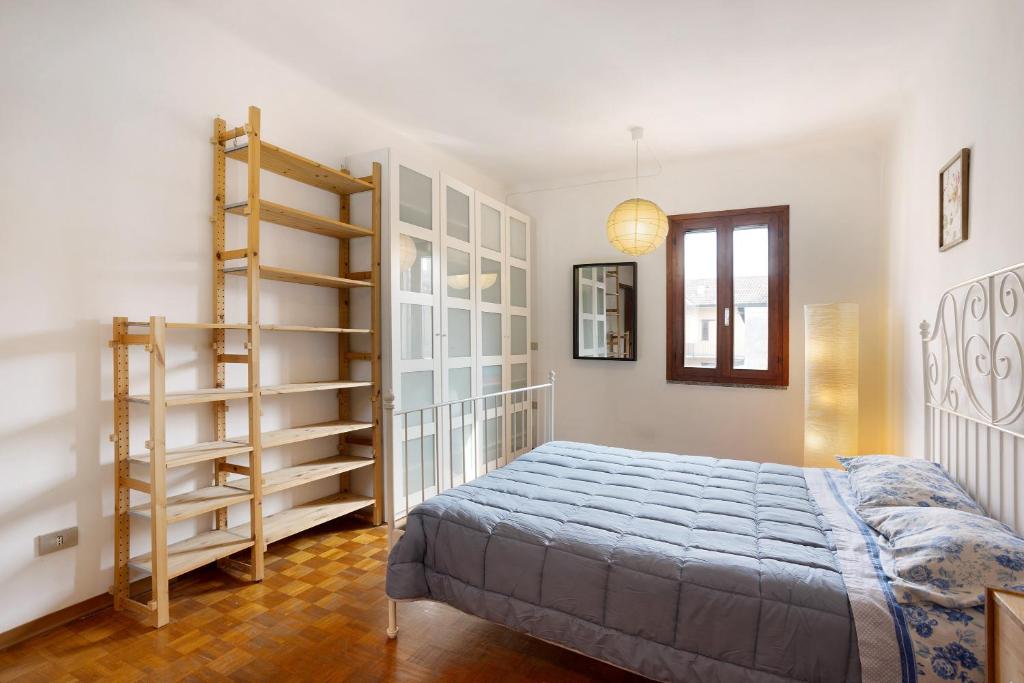 Un ou plusieurs lits dans un hébergement de l'établissement Casa Express tra Como e Milano