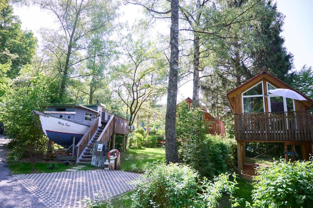 Zahrada ubytování Baumschiffhotel am Waldbad