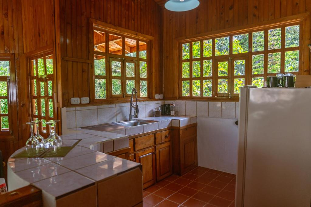 Kuchyň nebo kuchyňský kout v ubytování Jardines Secretos