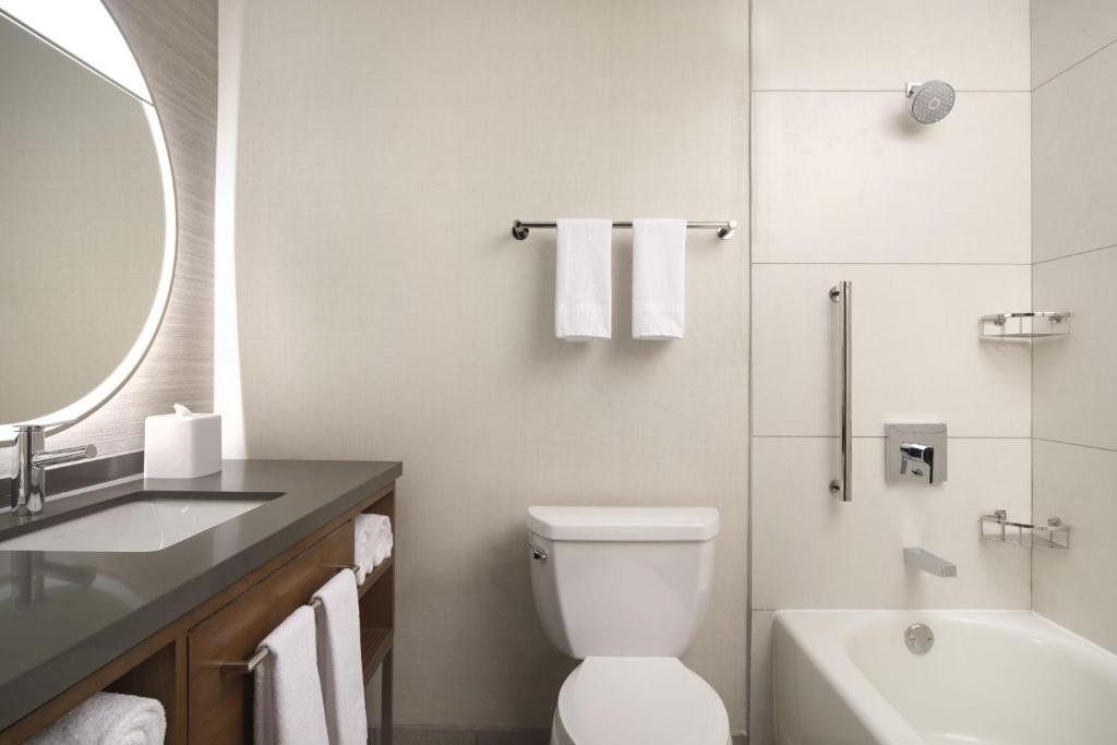 Courtyard San Francisco Airport Burlingame - Habitación King Más Grande Con Sofá Cama