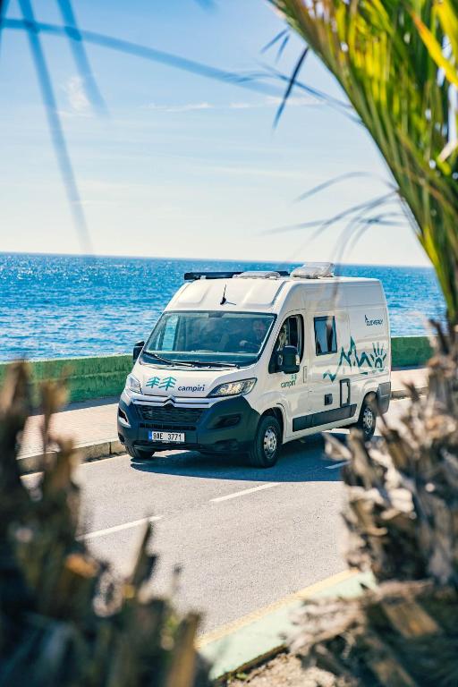 Fotografie z fotogalerie ubytování Campiri Base Prague - motorhomes & RVs rental company v destinaci Tuchoměřice