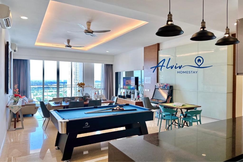 Τραπέζι μπιλιάρδου στο TheShore LUXURY 4+1BR Penthouse/8-12pax/Pool Table/DirectToMall/Jonker 10min
