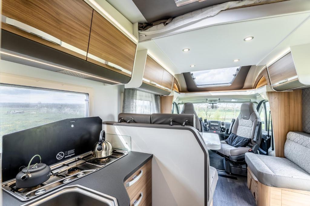 Fotografie z fotogalerie ubytování Campiri Base Prague - motorhomes & RVs rental company v destinaci Tuchoměřice