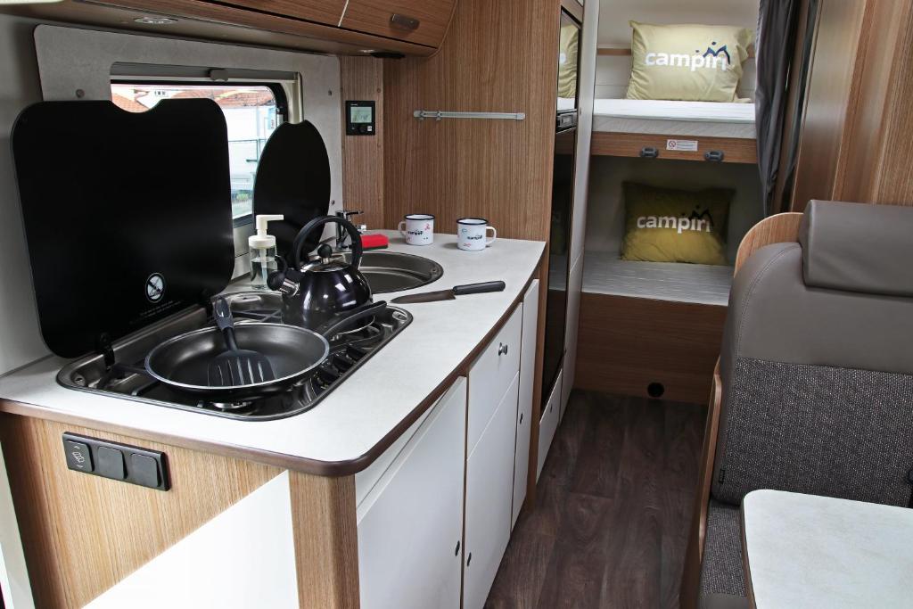 Fotografie z fotogalerie ubytování Campiri Base Prague - motorhomes & RVs rental company v destinaci Tuchoměřice