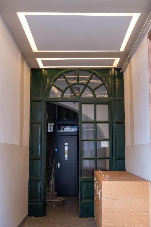 The facade or entrance of Giuditta in Trastevere