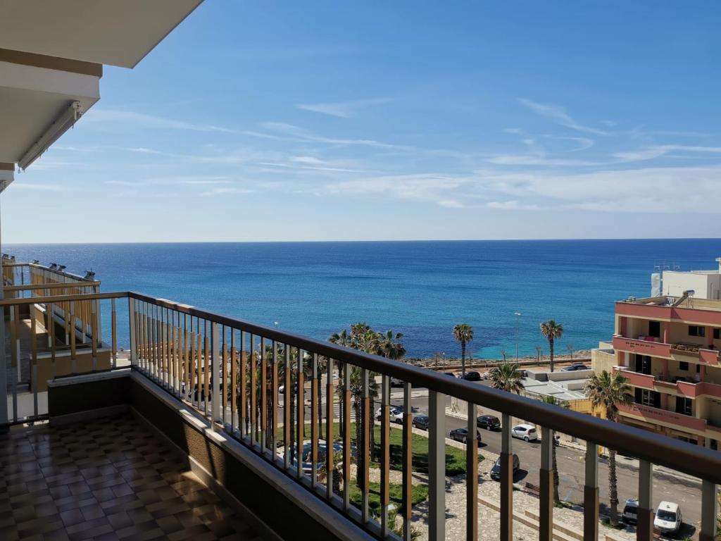 Appartamento Lavinia vista mare - Housity