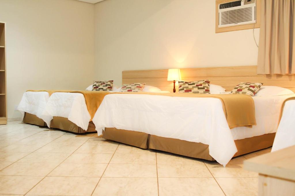 Hotel Fazenda Pirâmides - Dreibettzimmer Mit Balkon