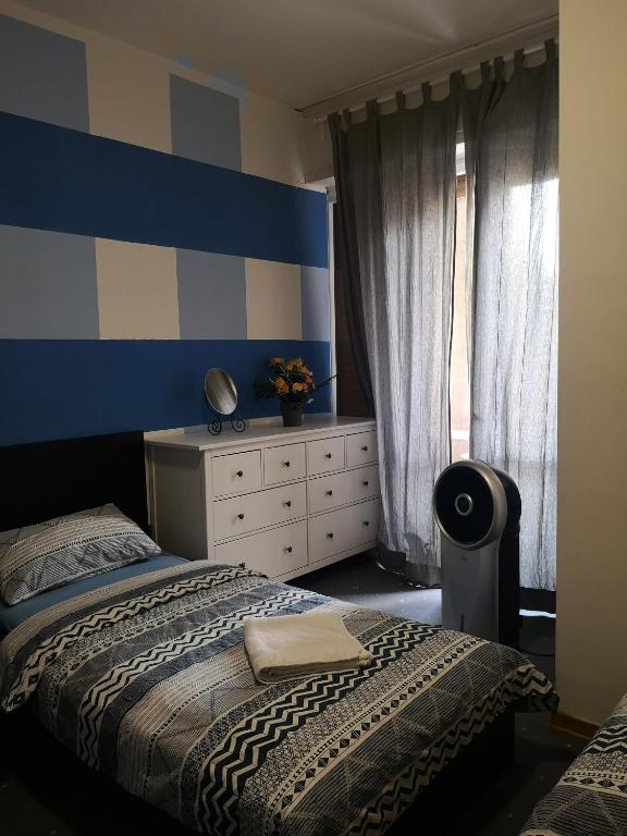 
Twin Room with Shared Bathroom
