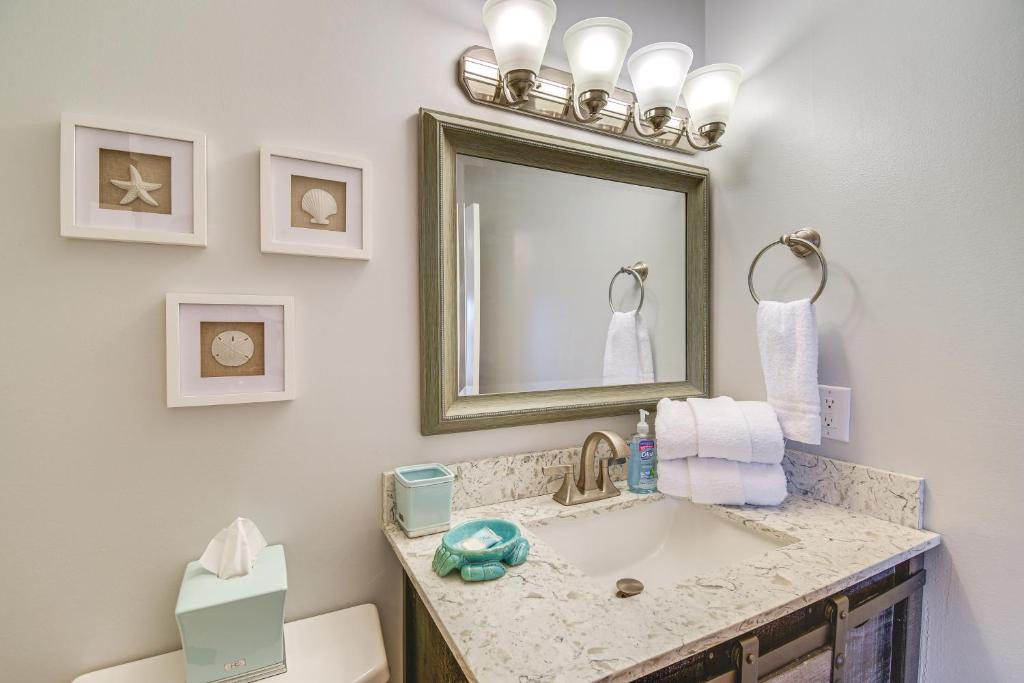 Grundriss der Unterkunft Gulf Shores Condo with Balcony 2 Mi to Fort Morgan!