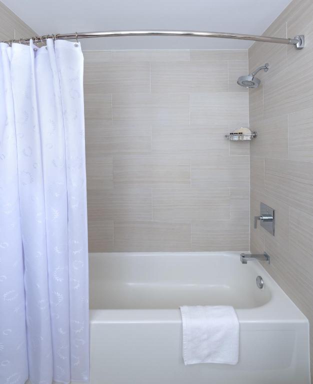 Sheraton Grand Seattle - King Room With Adapted Tub - Mobility Accessible