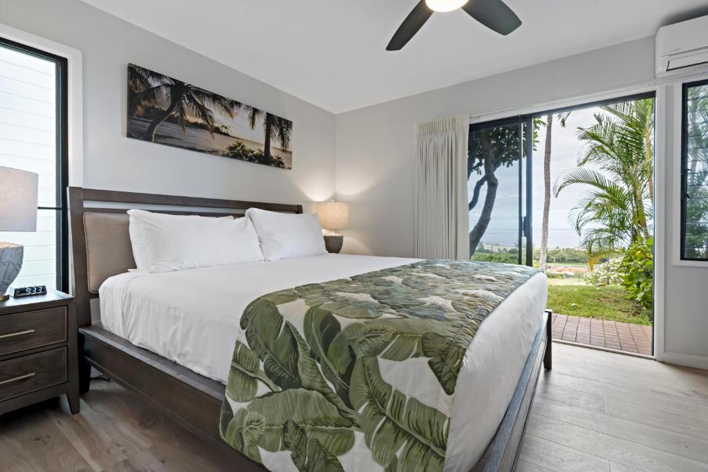 Postel nebo postele na pokoji v ubytování Wailea Ekolu Village - CoralTree Residence Collection