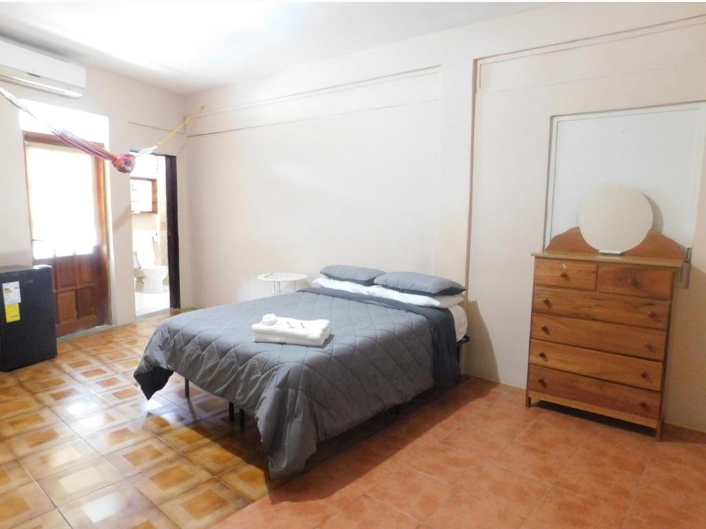 Arnold's Guest House - Budget Double Room