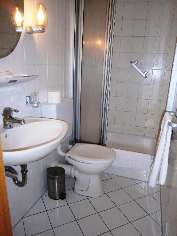 Koupelna v ubytování Hotel Strauss