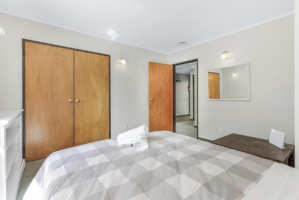 Wow, spacious home with a pool - Resim 10