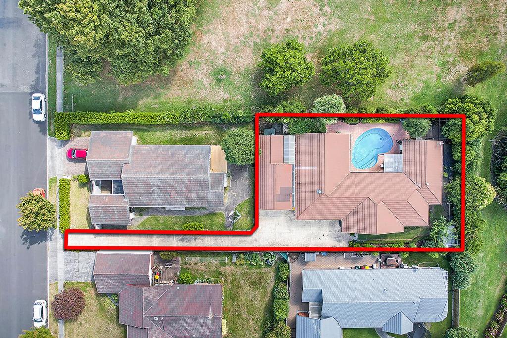 Wow, spacious home with a pool - Resim 26