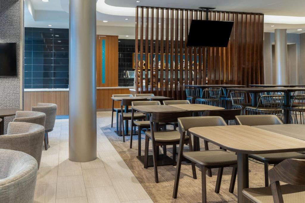 SpringHill Suites by Marriott Pleasanton photo