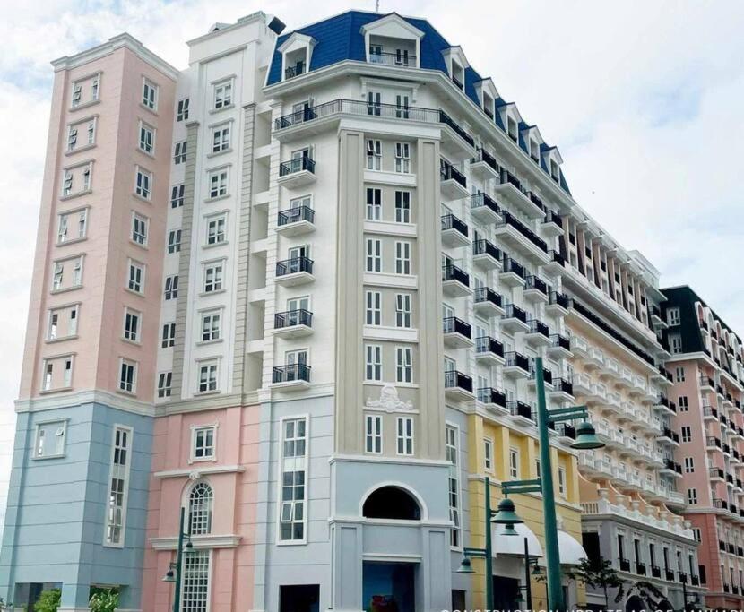 Saint Honore Executive: 6 guests, 5 beds, 2 bedrooms, 2 bathrms