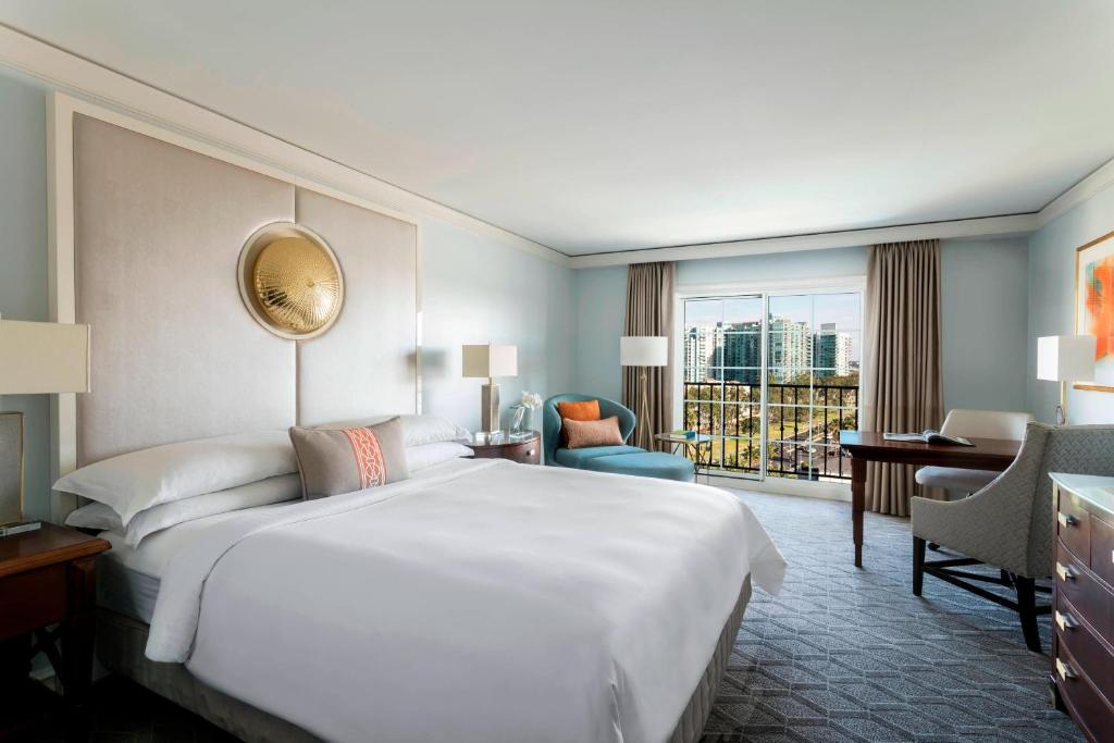 The Ritz-Carlton, Marina del Rey - Club Level King Room With Balcony