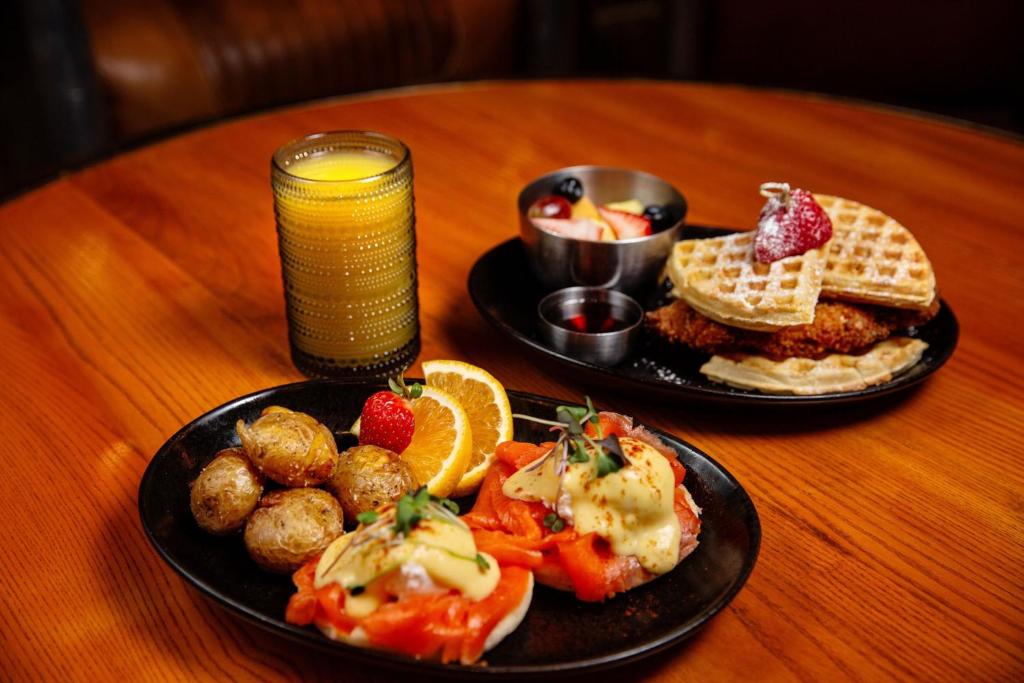 Delta Hotels by Marriott Edmonton Centre Suites - Resim 34