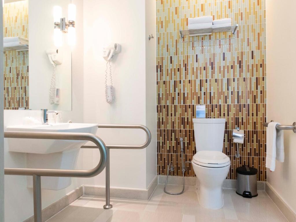 Holiday Inn Express Phuket Patong Beach Central, an IHG Hotel - Standaard Twin Room - Toegankelijke Kamer