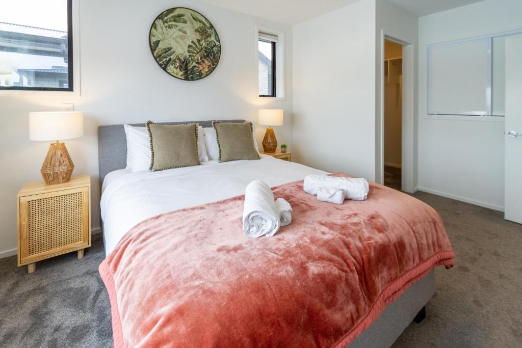 Elegant 2 Bed 2 Bath Home in the CBD - Resim 24