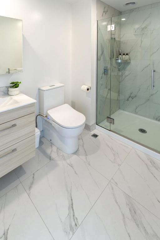 Elegant 2 Bed 2 Bath Home in the CBD - Resim 8