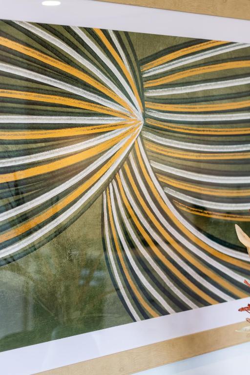 Elegant 2 Bed 2 Bath Home in the CBD - Resim 27