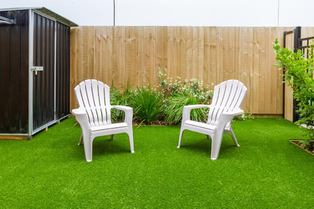 Elegant 2 Bed 2 Bath Home in the CBD - Resim 6