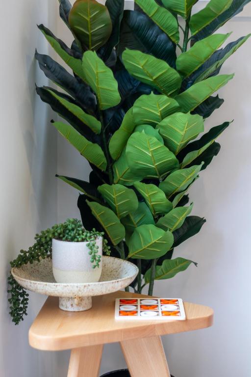 Elegant 2 Bed 2 Bath Home in the CBD - Resim 28