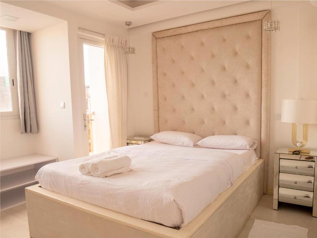 فضای داخلی Beachfront Seaview Apartment در ماله - تصویر ۳